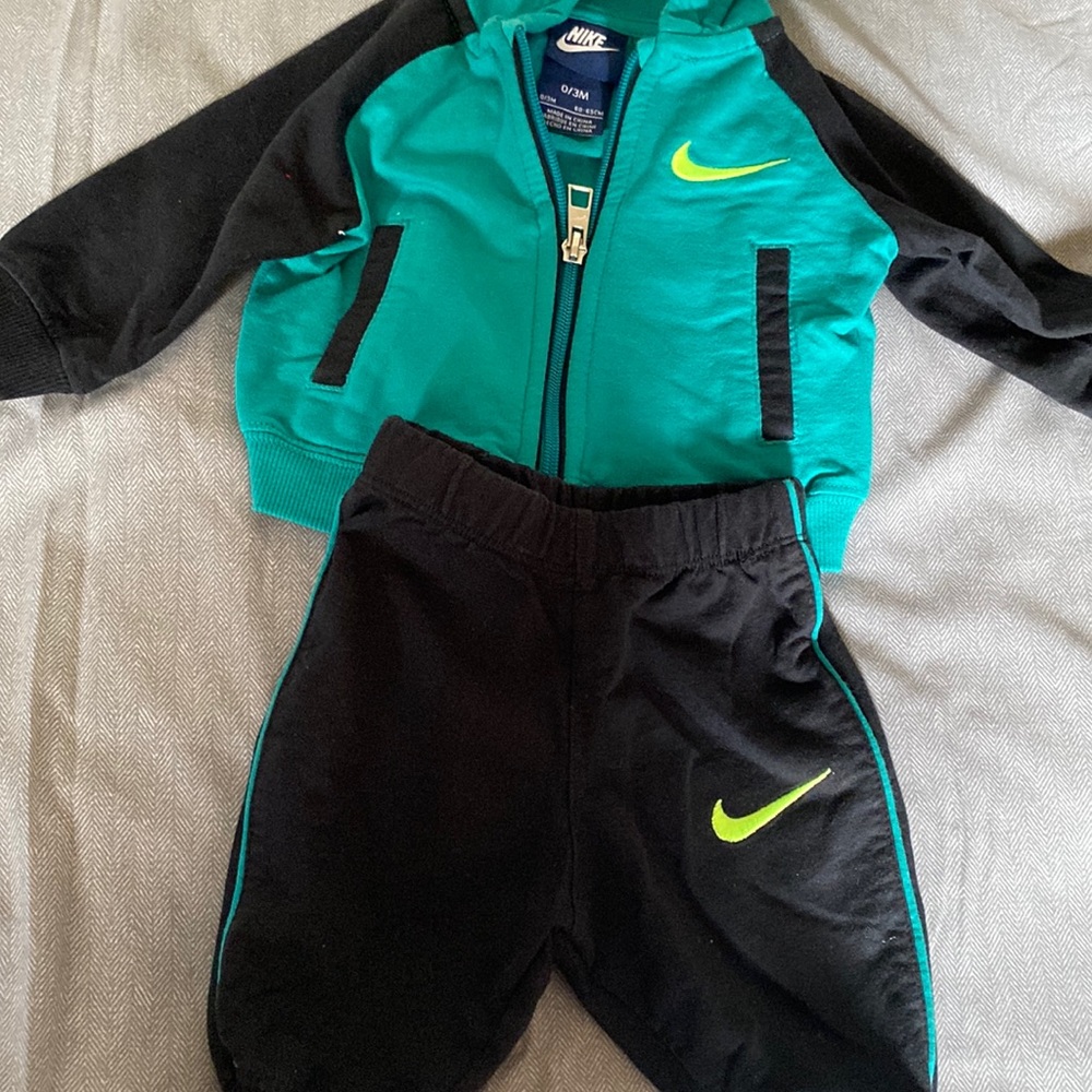 Nike suit